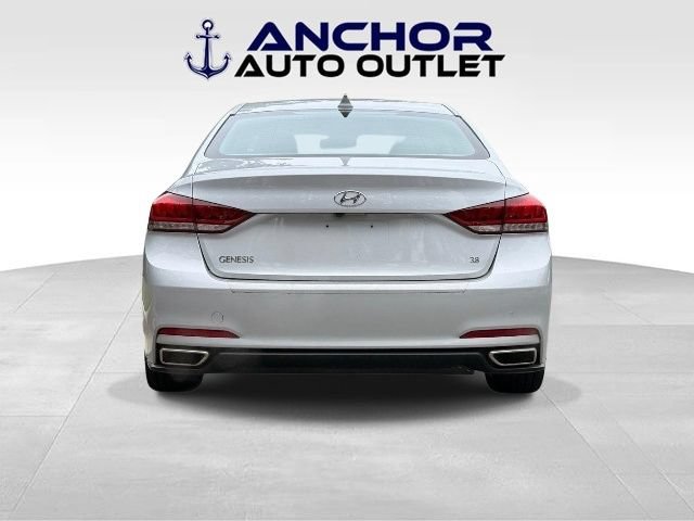 Used 2015 Hyundai Genesis 3.8 RWD image 7