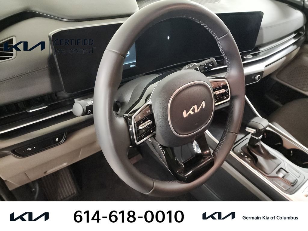Certified 2025 Kia Carnival image 18
