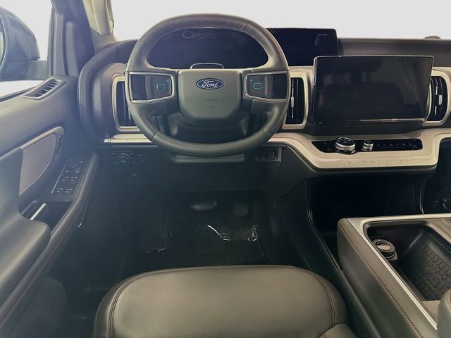 Used 2025 Ford Expedition Active image 22