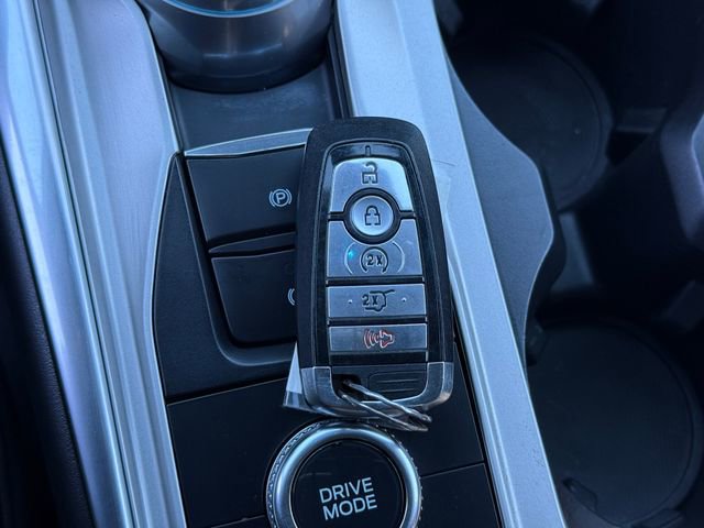 Used 2022 Ford Explorer XLT w/ Equipment Group 202A image 12