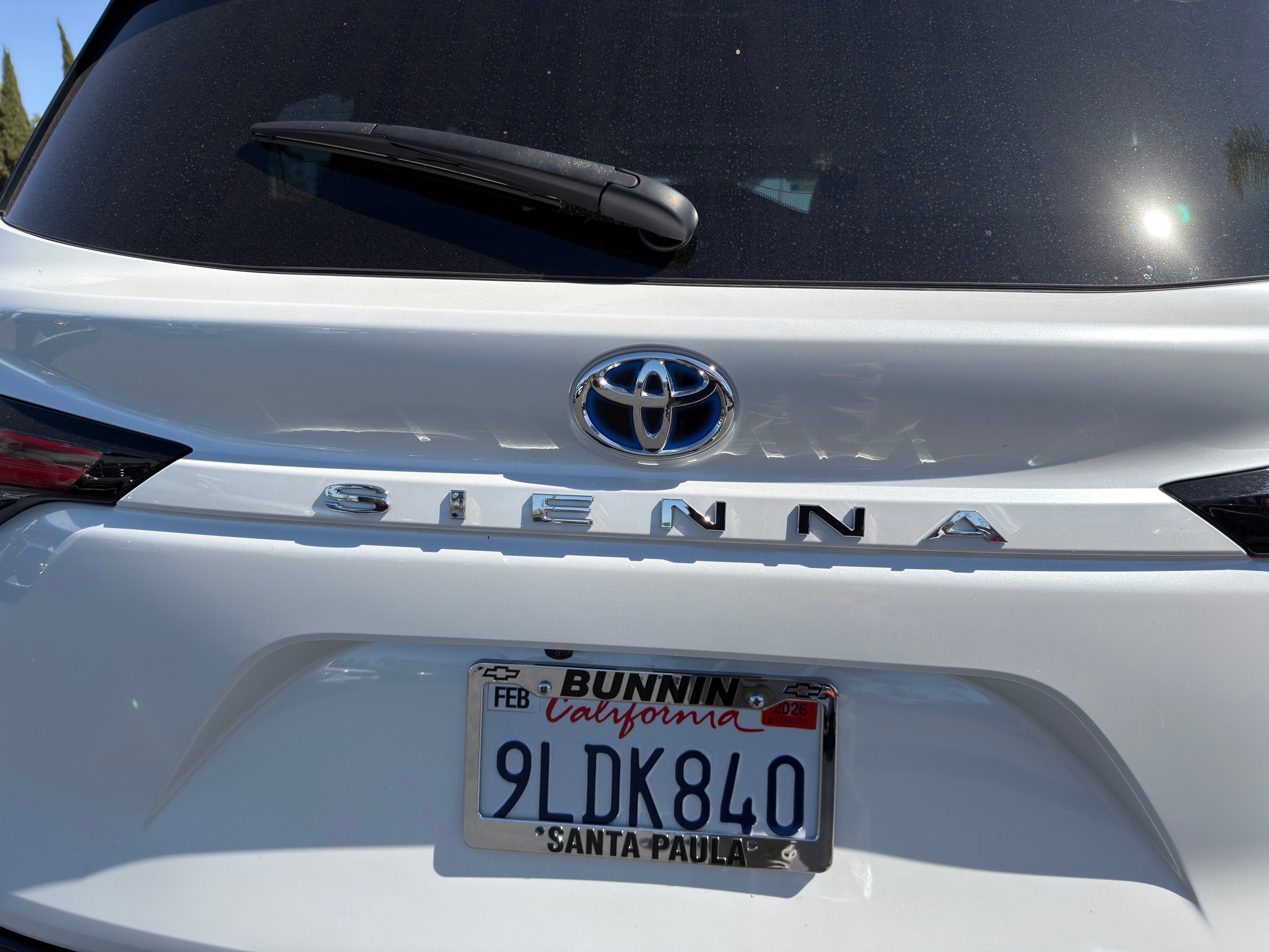 Used 2023 Toyota Sienna Limited image 45