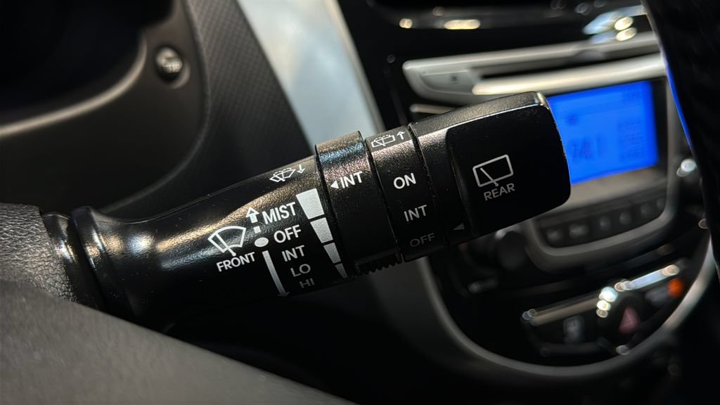 Used 2014 Hyundai Accent SE FWD image 32