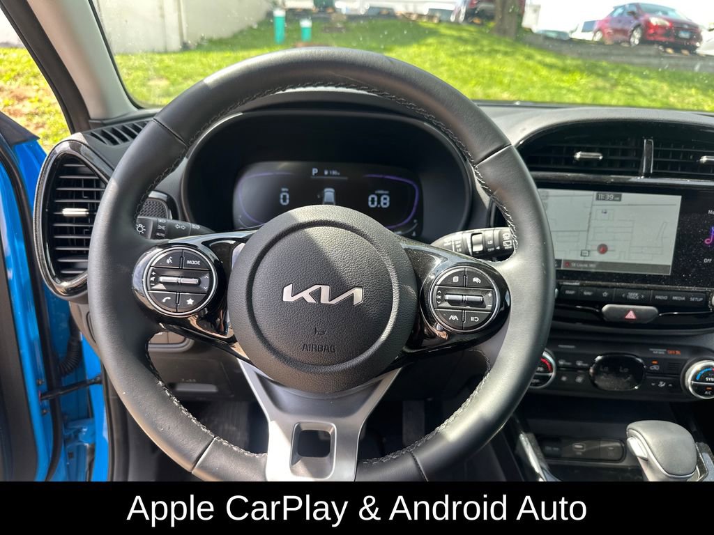 Used 2025 Kia Soul EX image 11