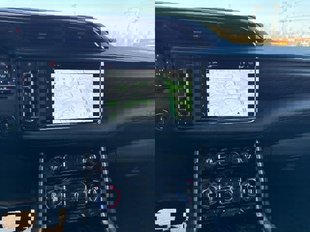 Used 2024 GMC Yukon Denali w/ Advanced Technology Package image 12