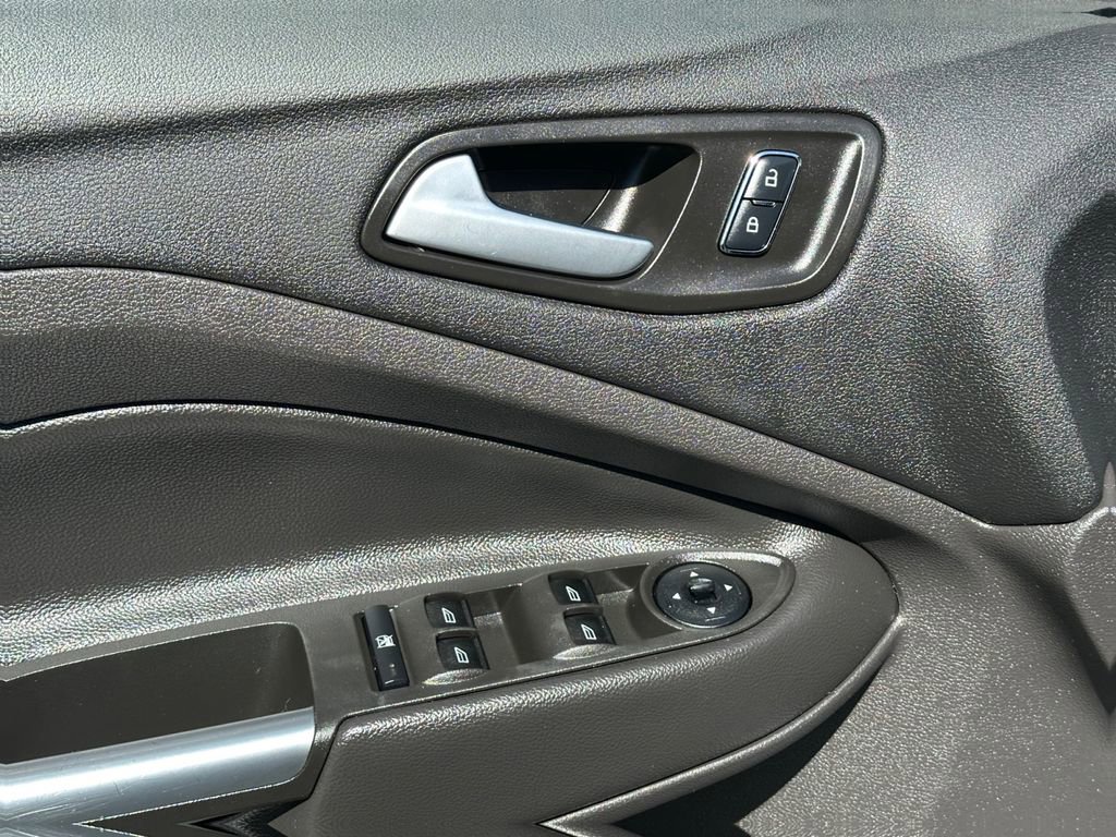 Used 2016 Ford Escape SE AWD/4WD image 19