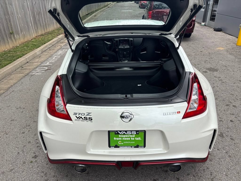 Used 2019 Nissan 370Z NISMO RWD image 32