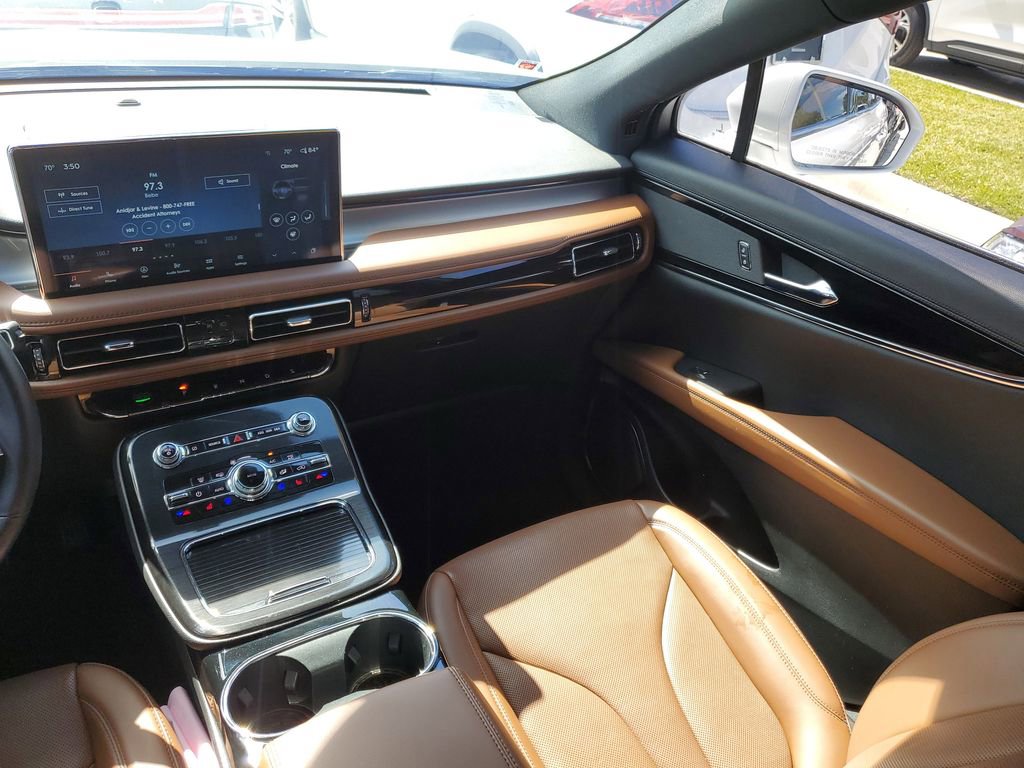 Used 2023 Lincoln Nautilus Reserve AWD/4WD image 14