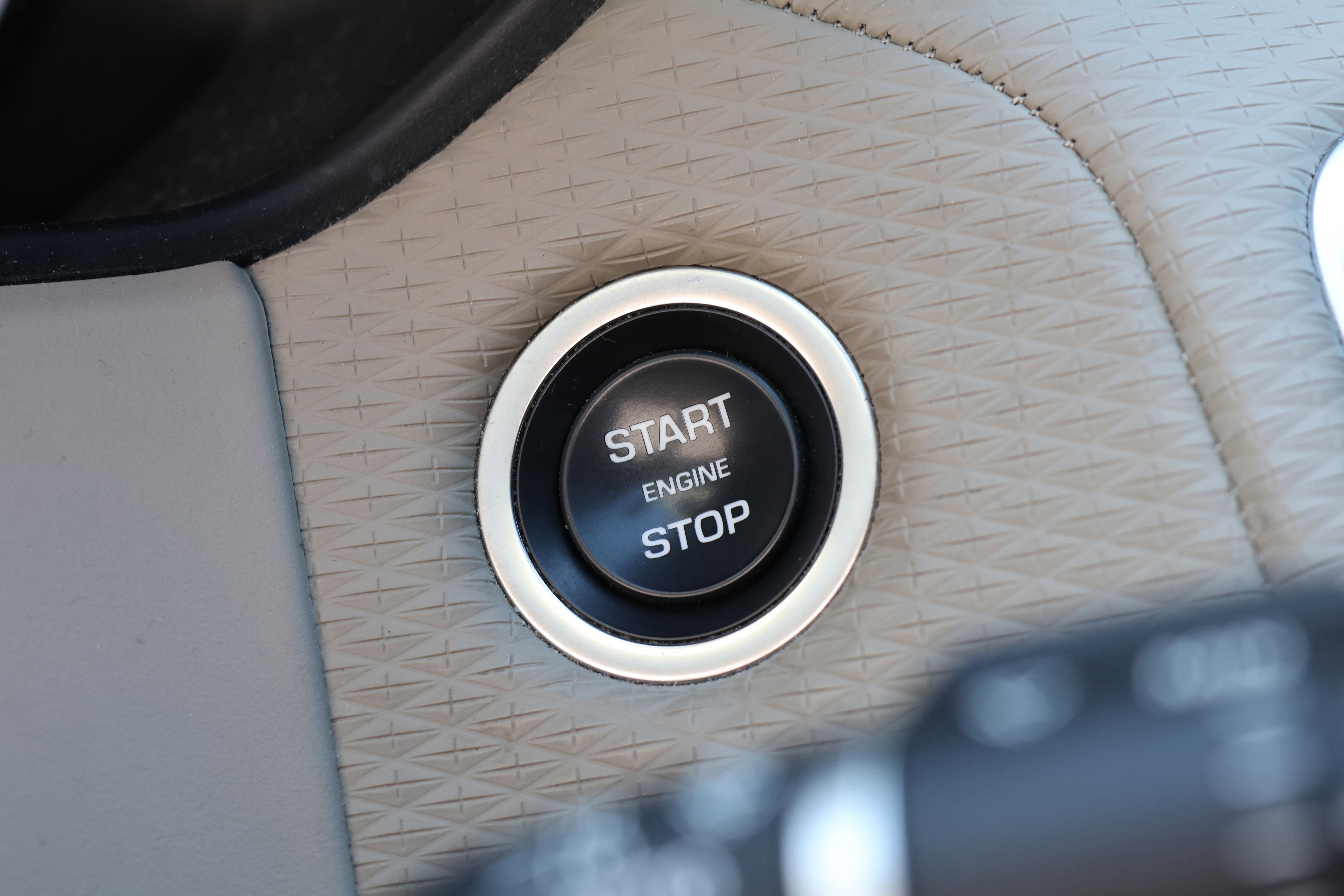 Used 2023 Land Rover Range Rover Velar S image 22