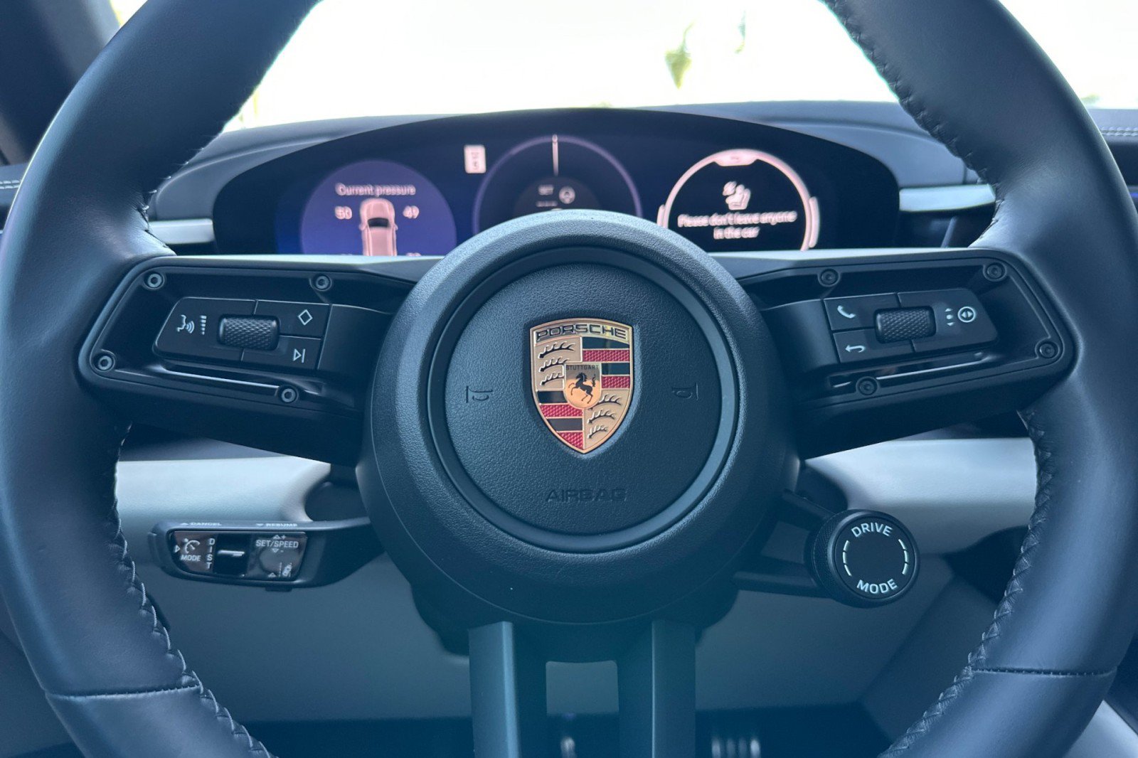 Certified 2024 Porsche Macan 4 Electric AWD/4WD image 24
