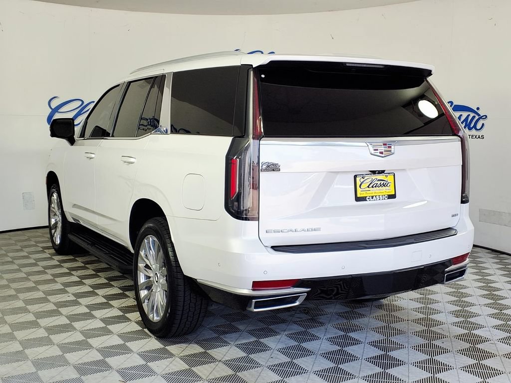 Used 2021 Cadillac Escalade Premium Luxury RWD image 2