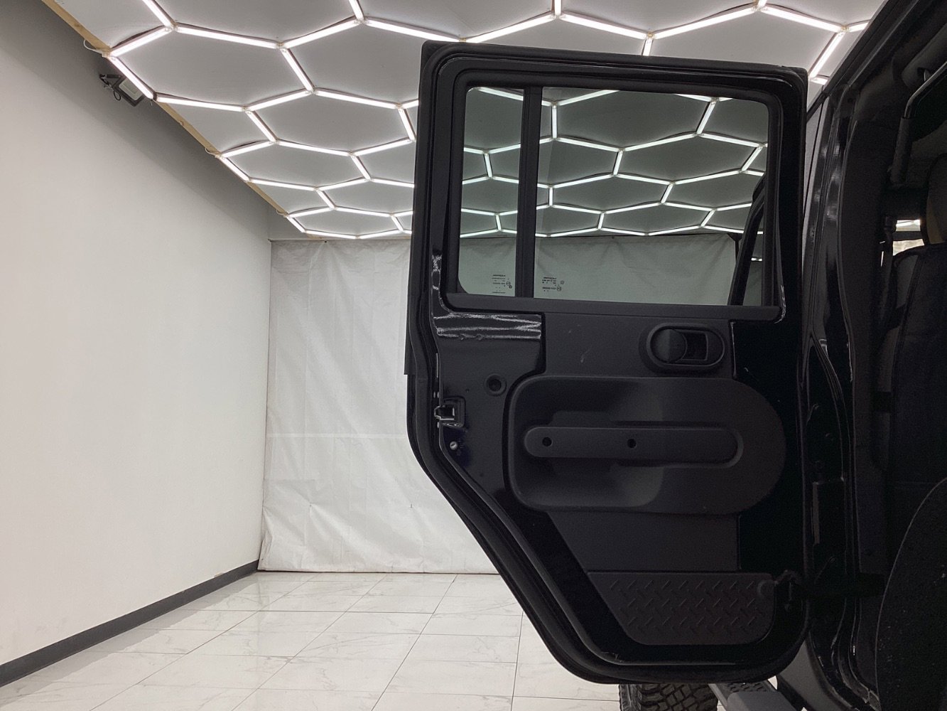 Used 2009 Jeep Wrangler Unlimited Sahara w/ Dual Top Group image 24