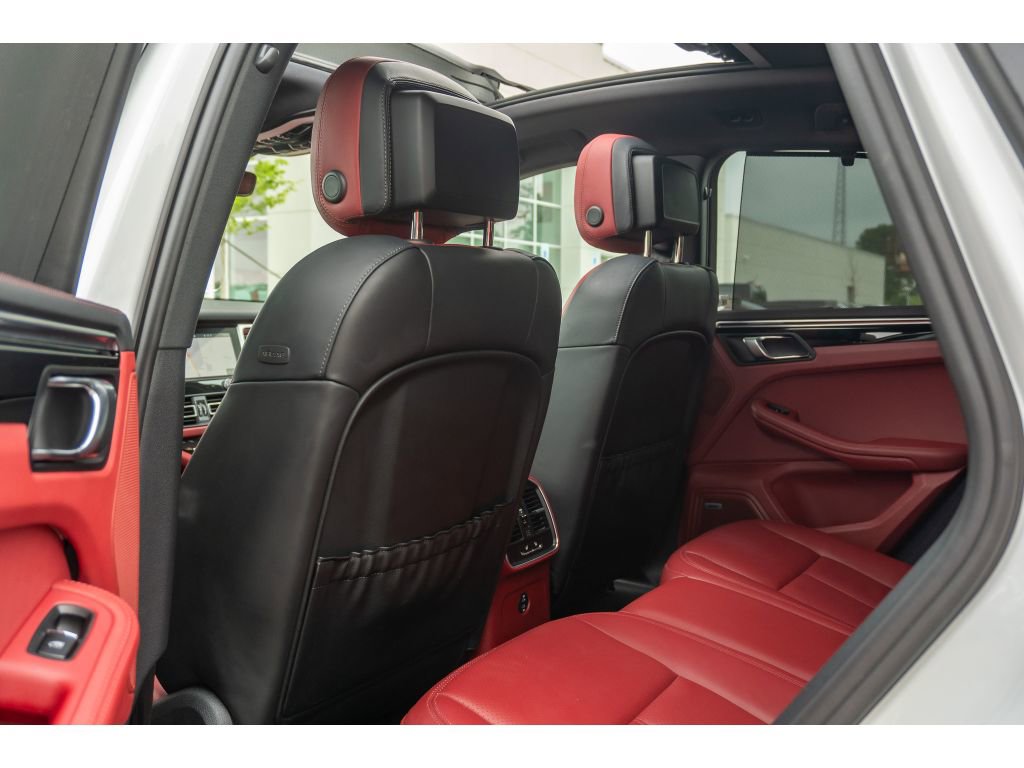 Used 2023 Porsche Macan Turbo AWD/4WD image 15