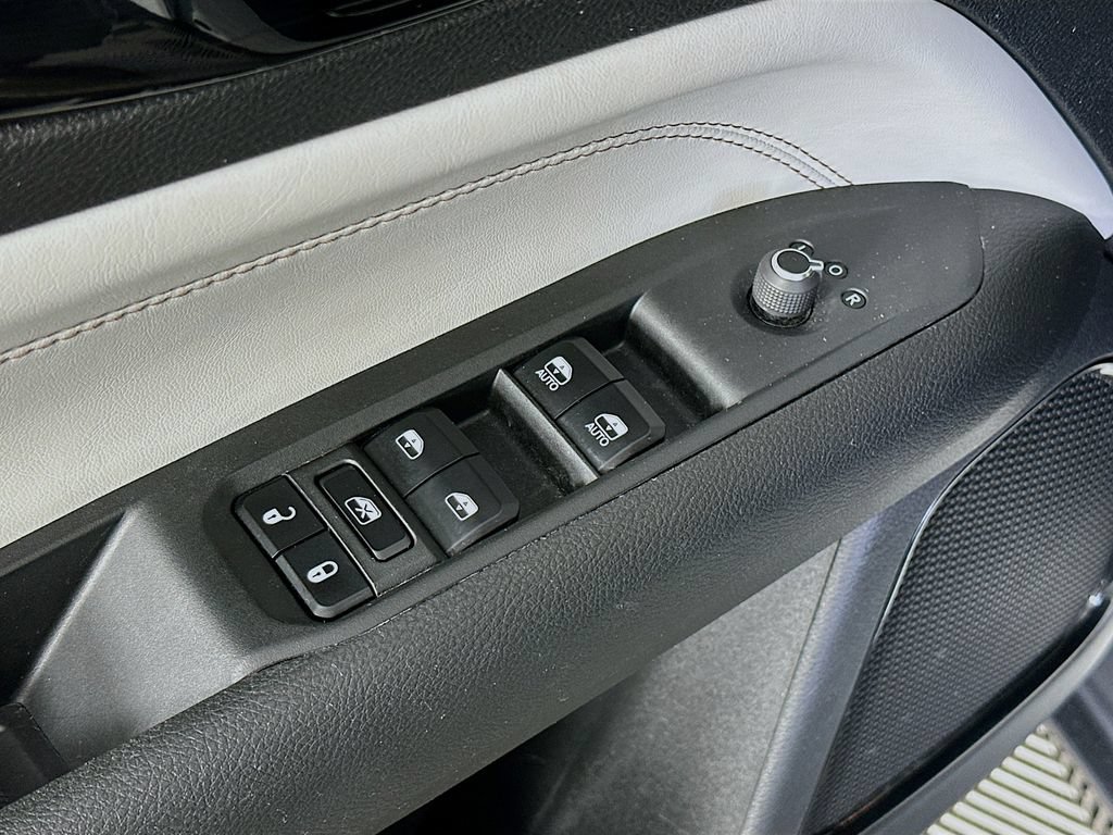 Used 2023 Jeep Compass Limited AWD/4WD image 26
