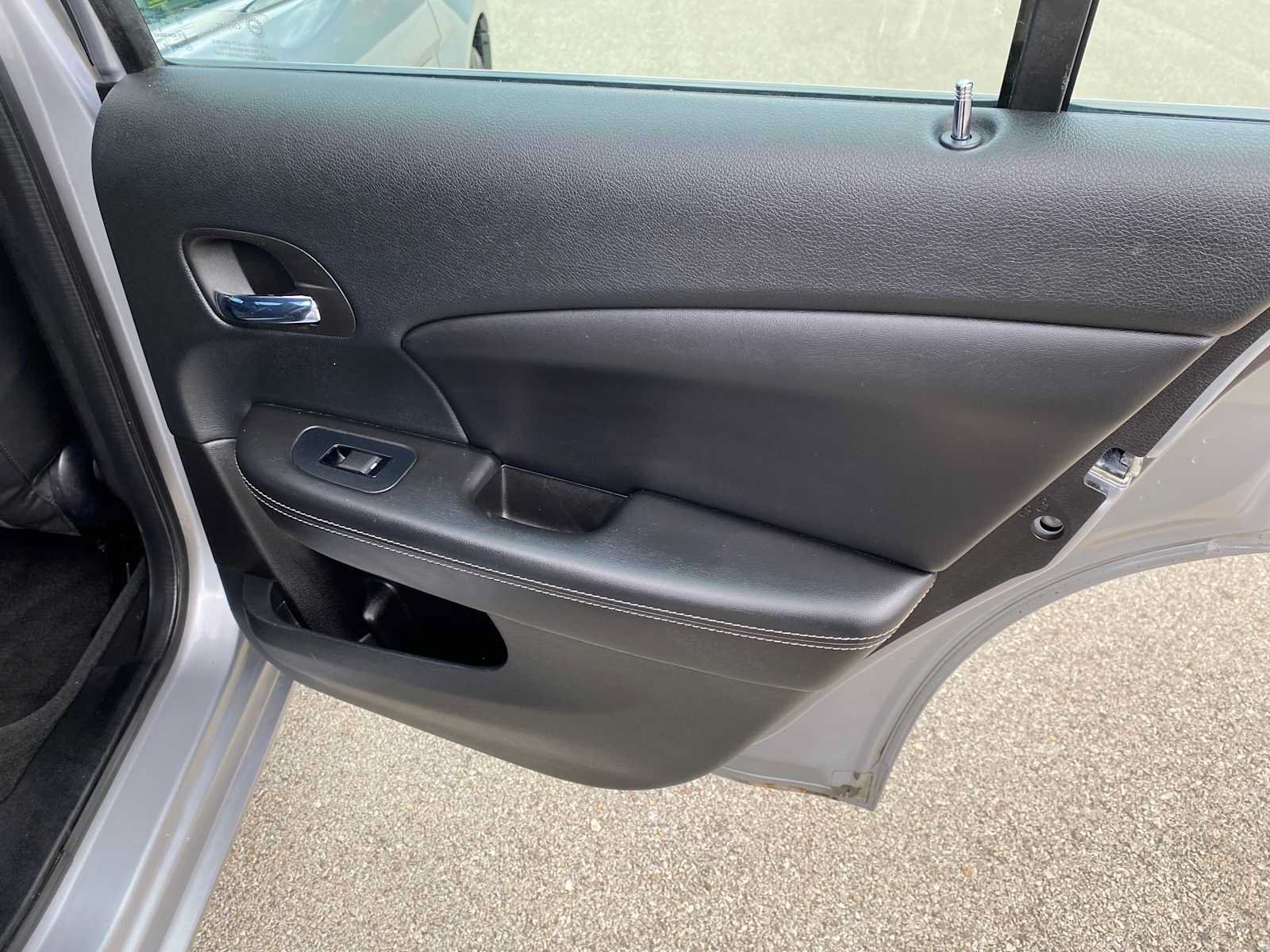 Used 2013 Chrysler 200 Limited FWD image 30