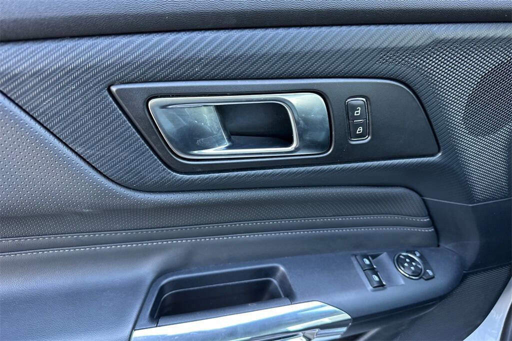 Used 2024 Ford Mustang Premium image 11