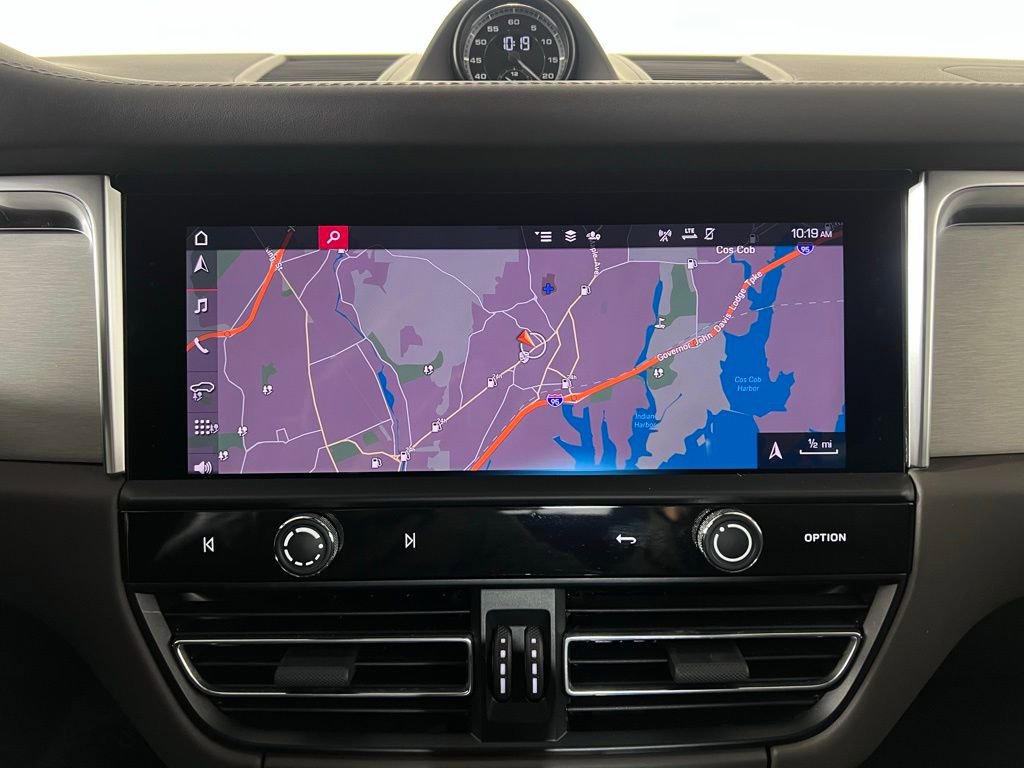 Certified 2024 Porsche Macan GTS image 34