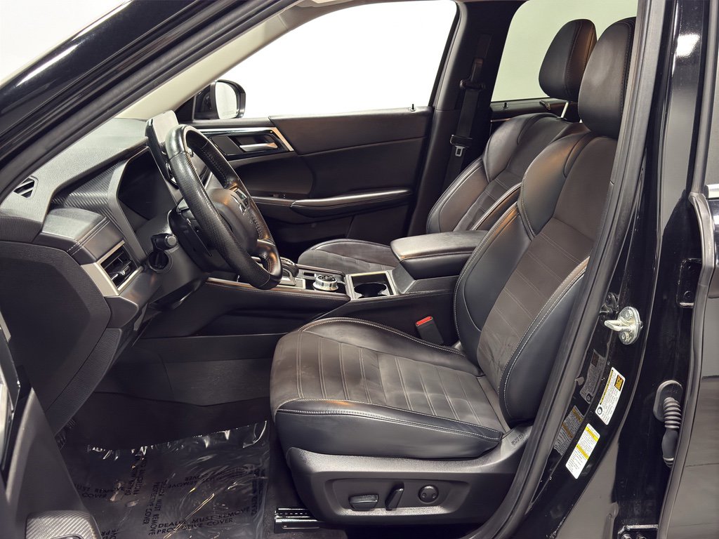 Used 2024 Mitsubishi Outlander SE image 10