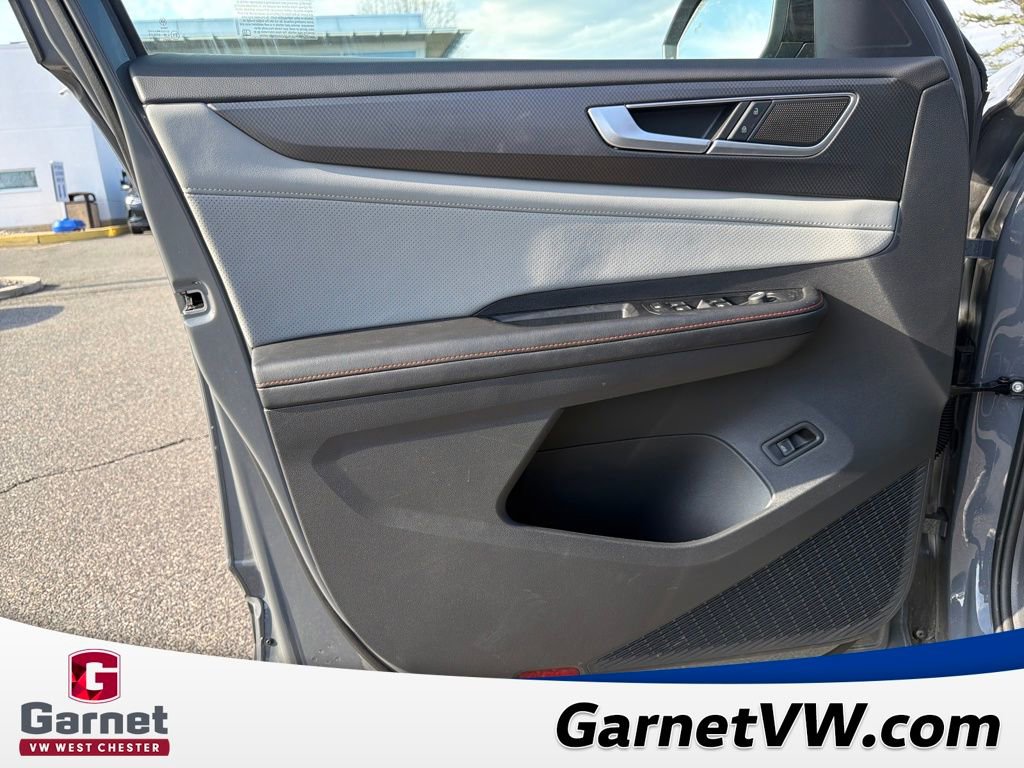 Used 2024 Volkswagen Atlas Peak Edition SE image 11