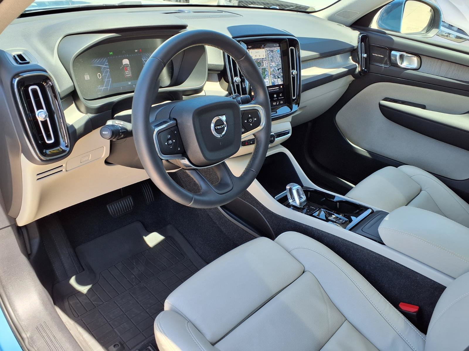 Certified 2023 Volvo XC40 B5 Ultimate w/ Protection Package Premier AWD/4WD image 20