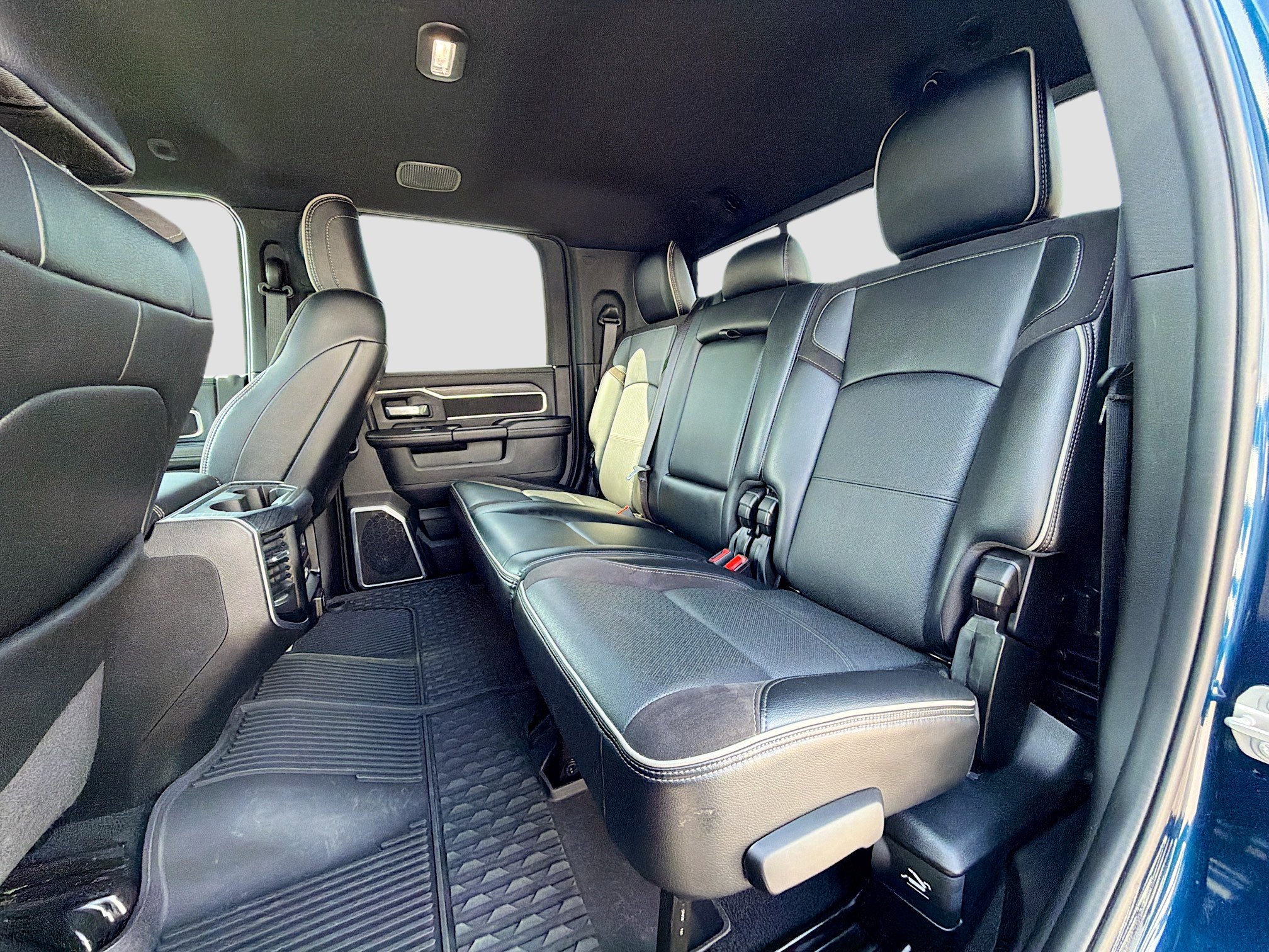 Used 2024 RAM 2500 Laramie w/ Night Edition AWD/4WD image 21