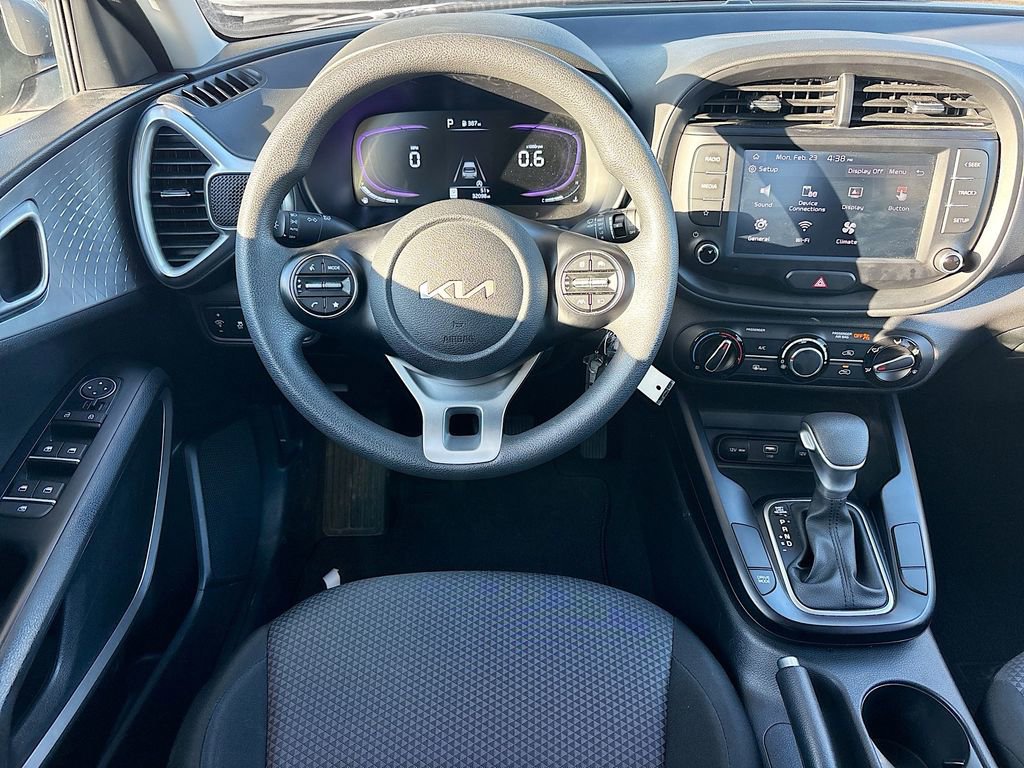 Used 2025 Kia Soul LX w/ LX Technology Package image 21