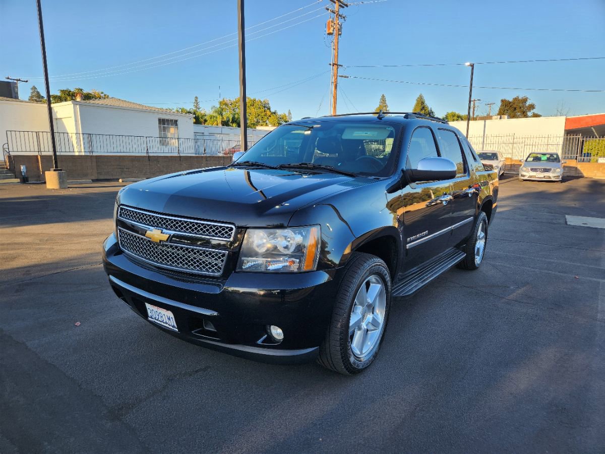 Used 2013 Chevrolet Avalanche LTZ