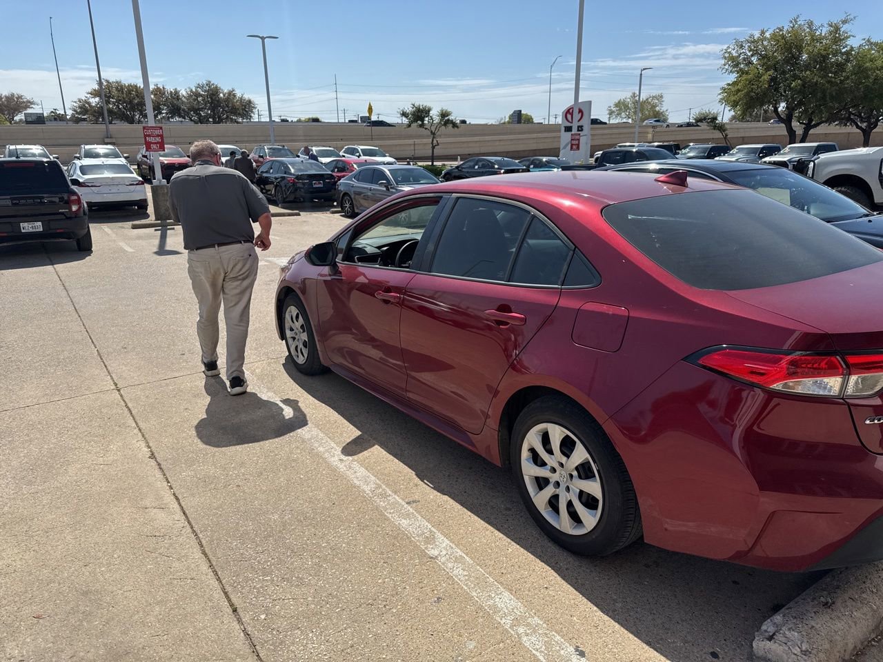 Used 2024 Toyota Corolla LE image 5