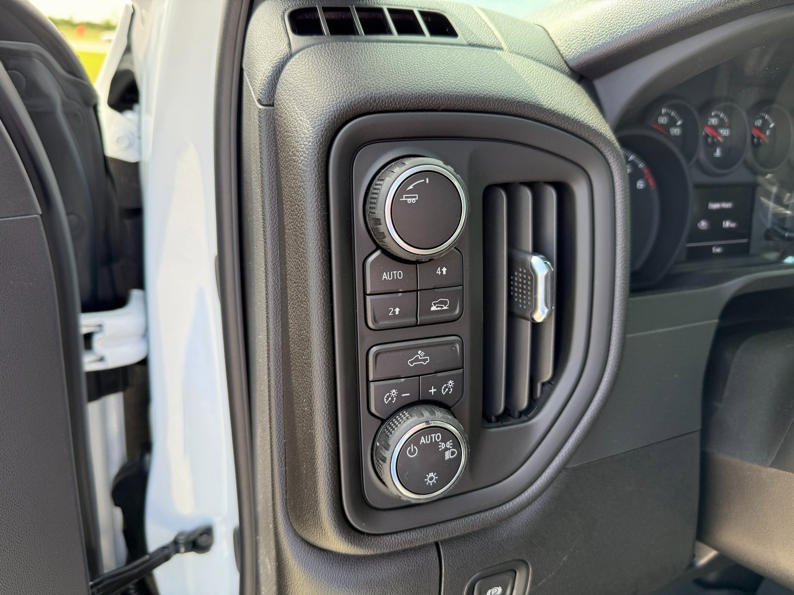 New 2025 Chevrolet Silverado 1500 Custom image 14