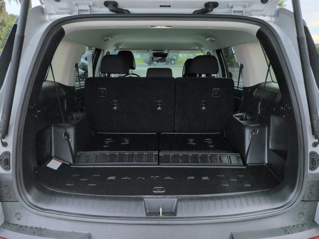 Used 2025 Hyundai Santa Fe SE FWD image 12