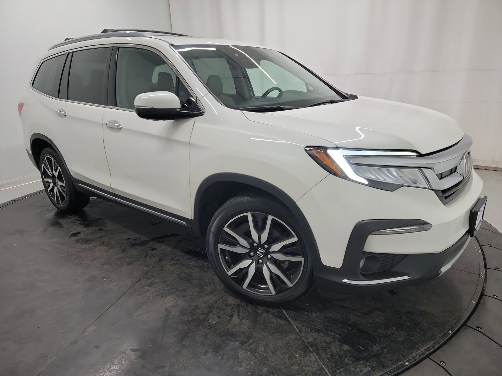 Used 2019 Honda Pilot Elite image 3