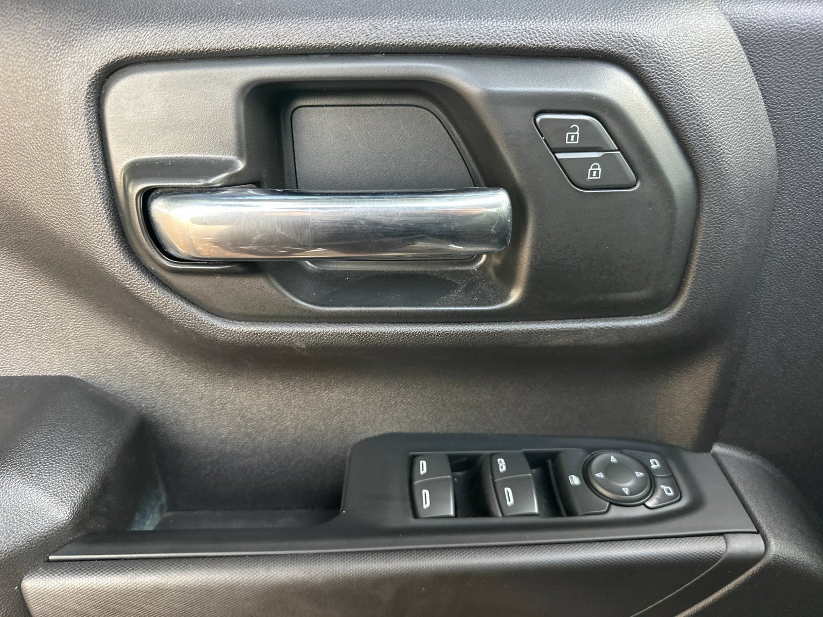 Used 2024 Chevrolet Silverado 1500 Custom w/ Turbomax Blackout Package RWD image 11