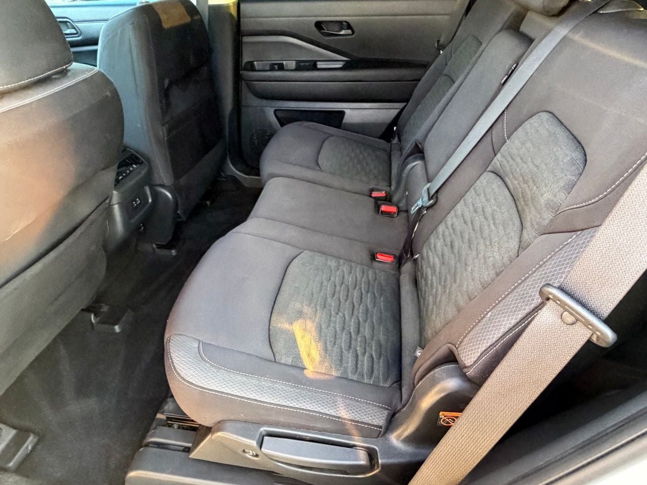 Certified 2023 Nissan Pathfinder SV w/ Lighting Package (N92) FWD image 35