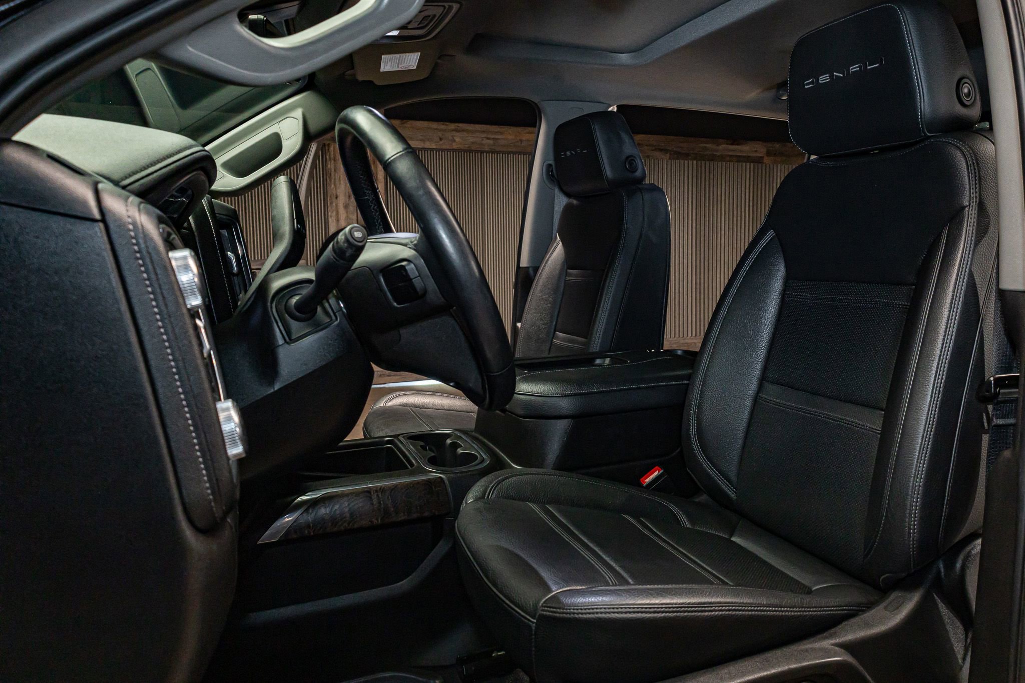 Used 2021 GMC Sierra 2500 Denali w/ Denali Black Diamond Edition image 19