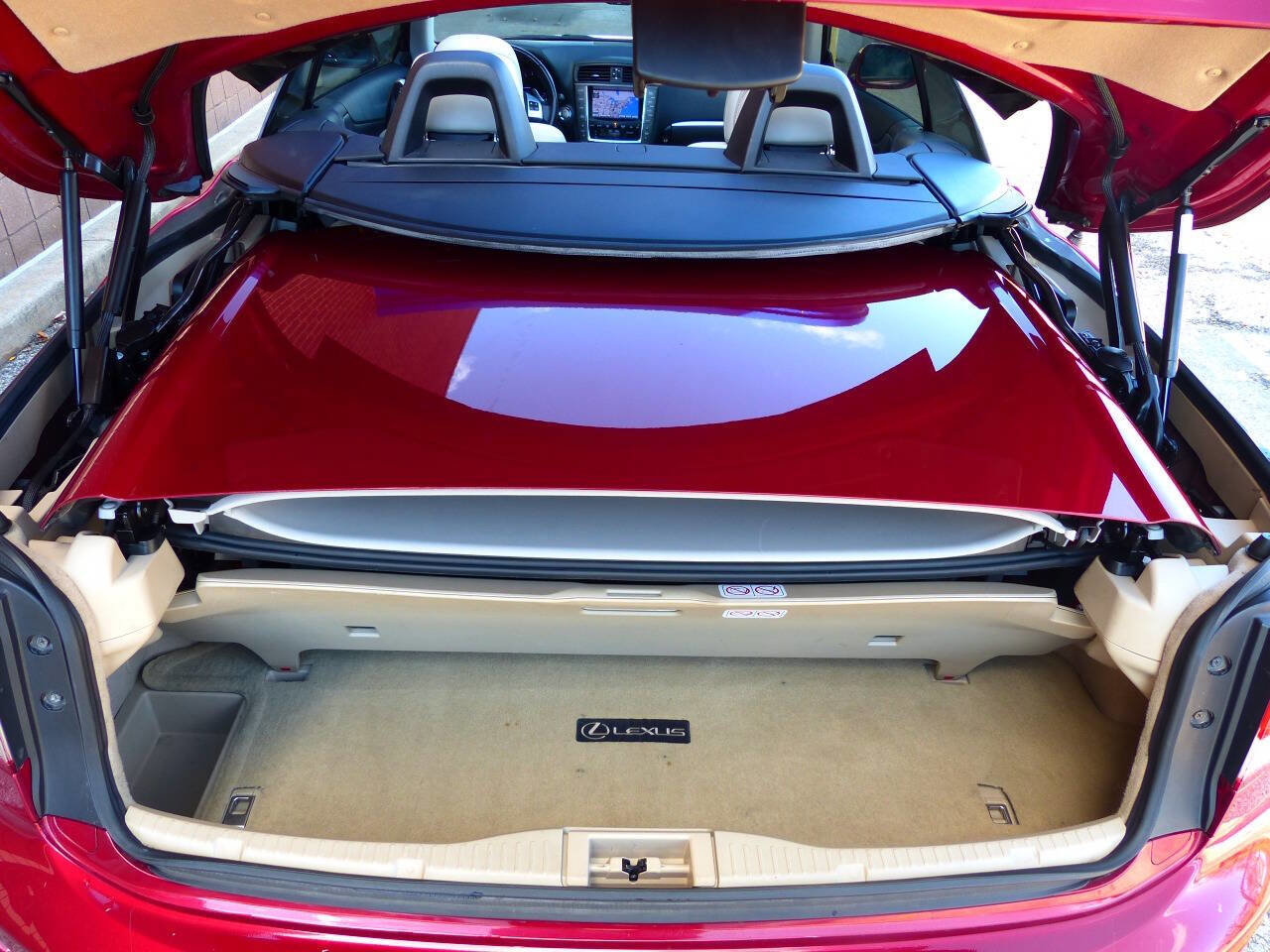 Used 2011 Lexus IS 250C w/ Luxury Pkg RWD image 44