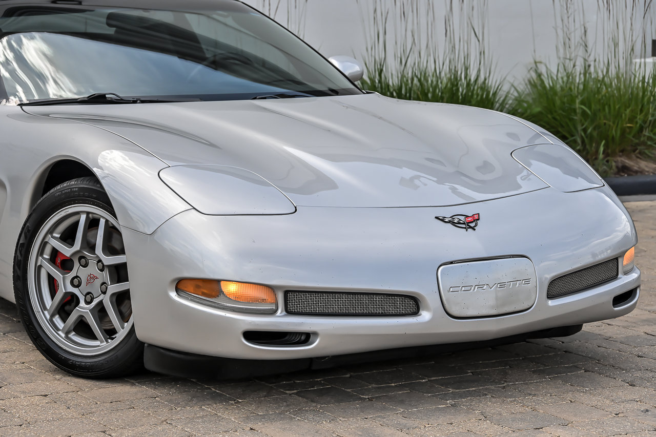 Used 2002 Chevrolet Corvette Z06 w/ Memory Pkg RWD image 2