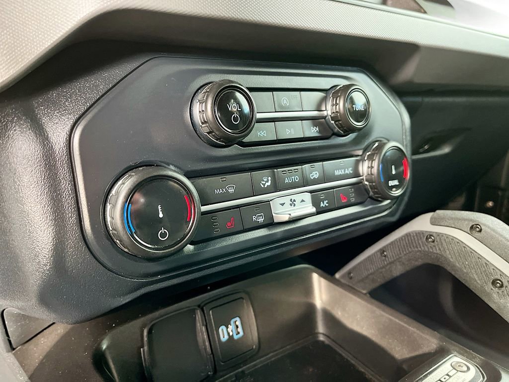 Used 2022 Ford Bronco Big Bend image 3