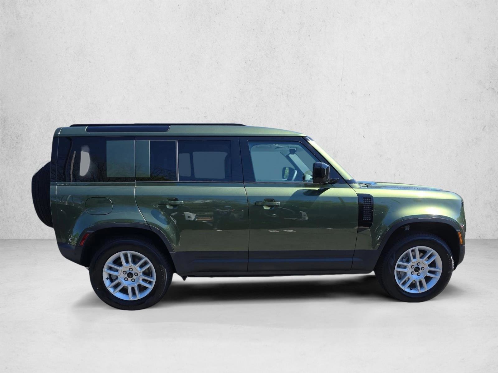 New 2026 Land Rover Defender 110 S AWD/4WD image 4