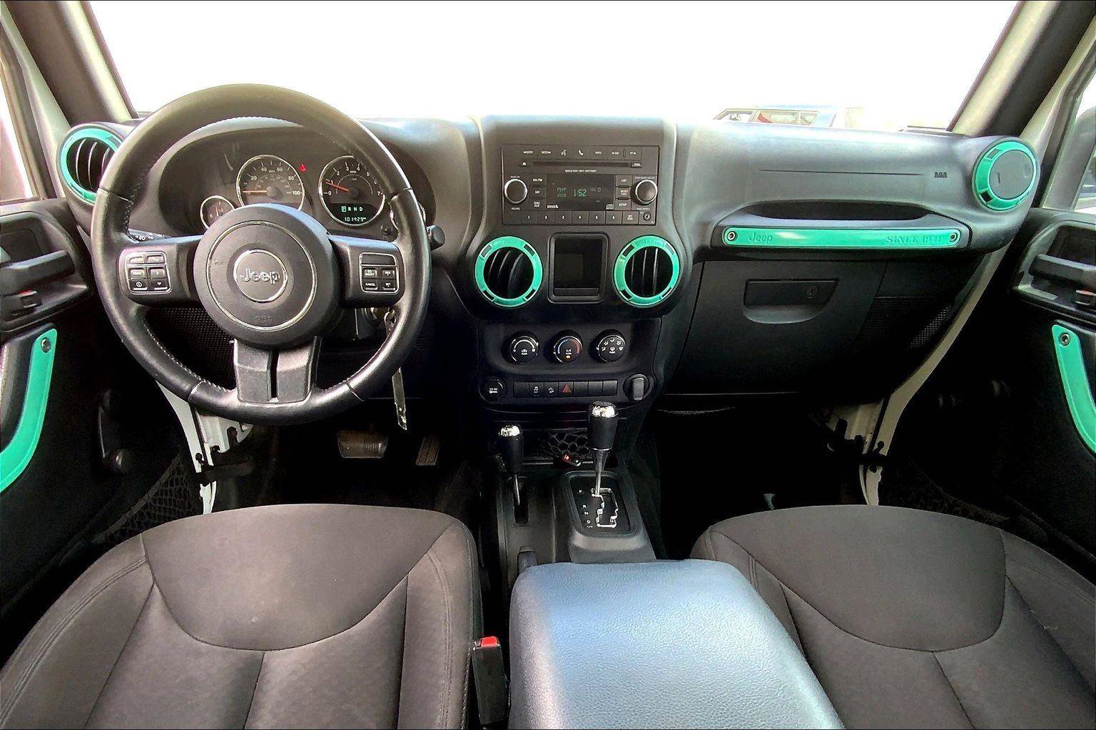 Used 2017 Jeep Wrangler Unlimited Sport w/ Connectivity Group image 12