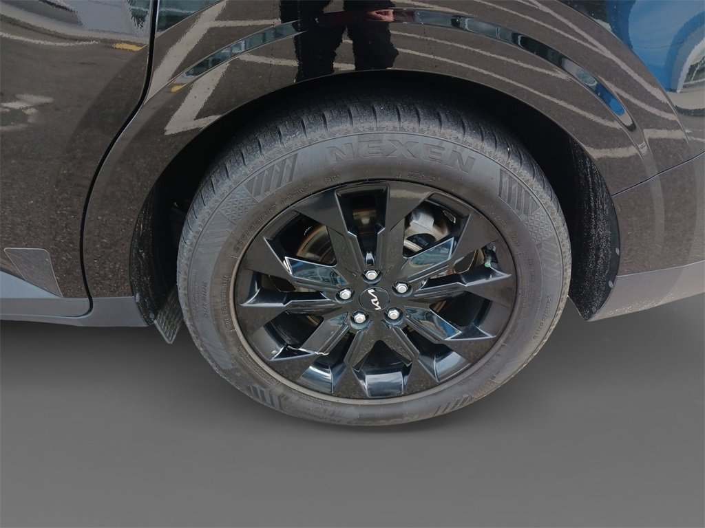 Used 2024 Kia Carnival SX image 8