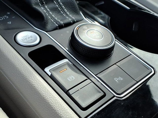 Used 2022 Volkswagen Atlas SE image 16