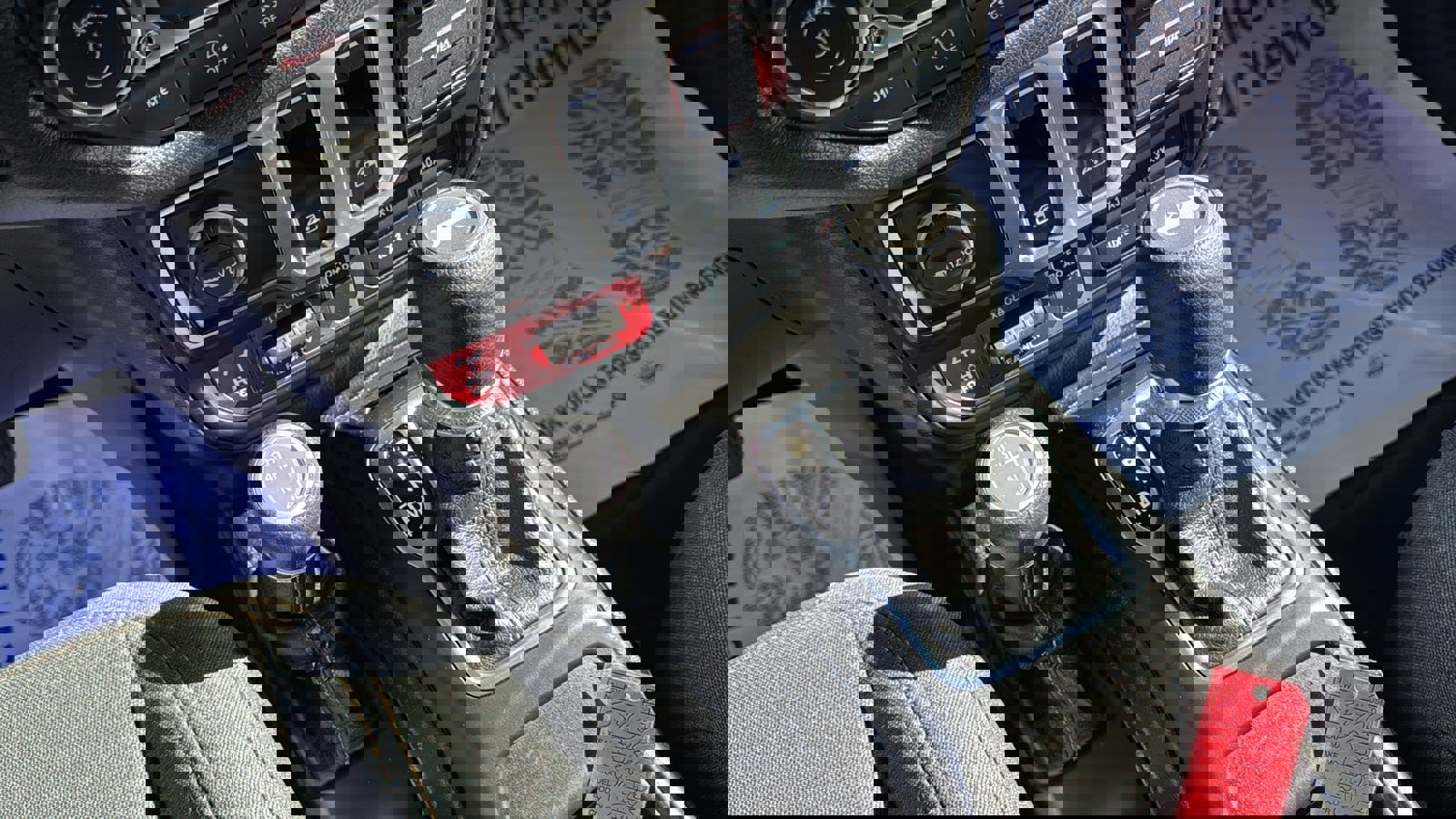 Certified 2025 Jeep Wrangler Sport image 24