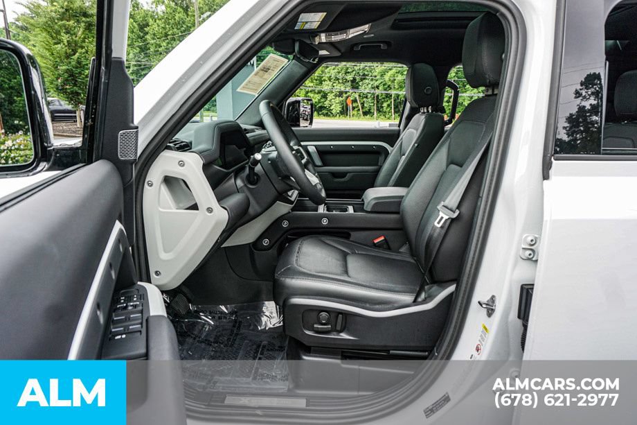 Used 2024 Land Rover Defender 110 X-Dynamic SE AWD/4WD image 19