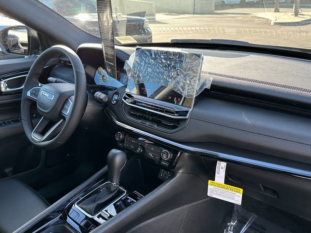 New 2026 Jeep Compass Latitude w/ Sun and Sound Group image 11