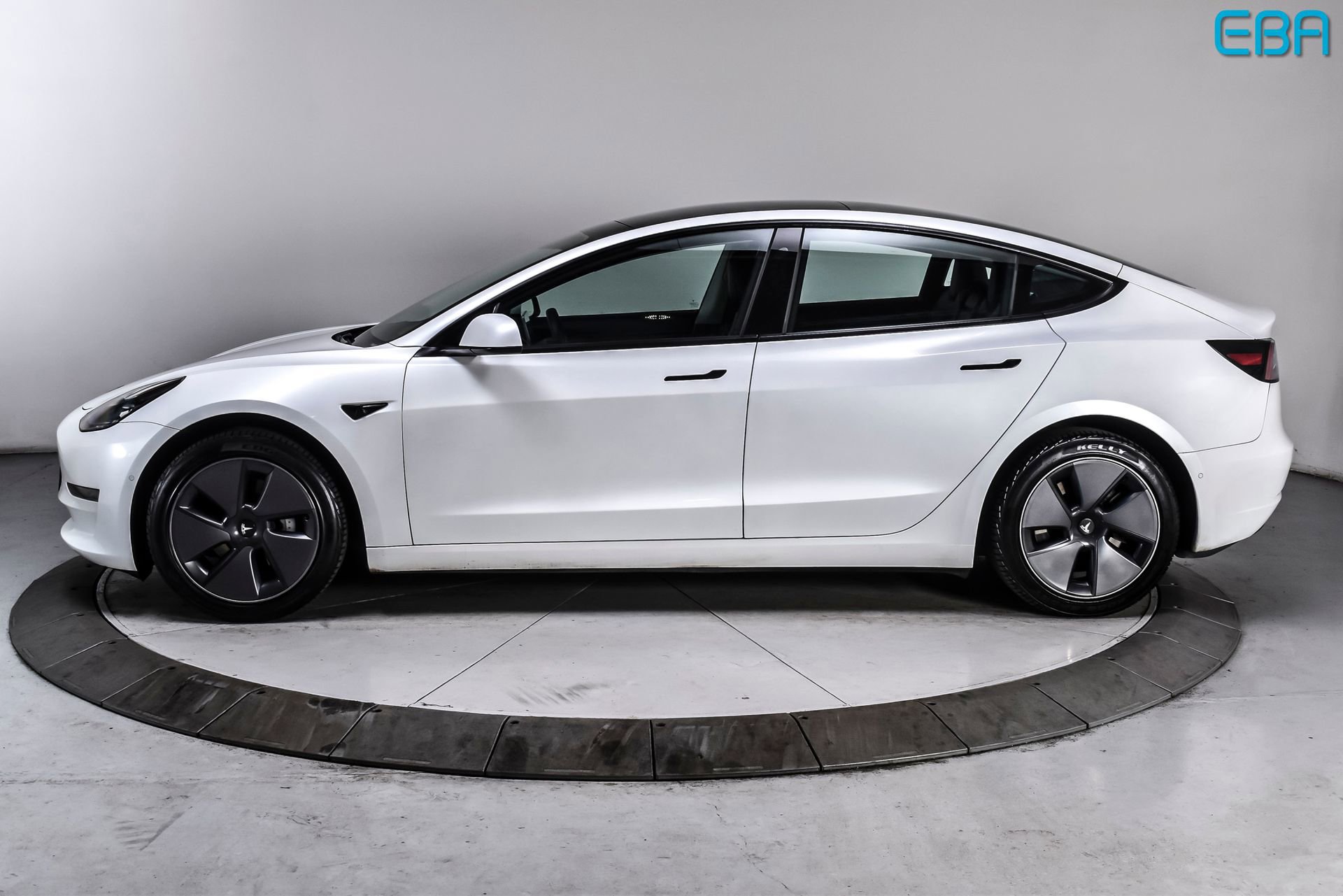Used 2021 Tesla Model 3 Standard Range Plus RWD image 3