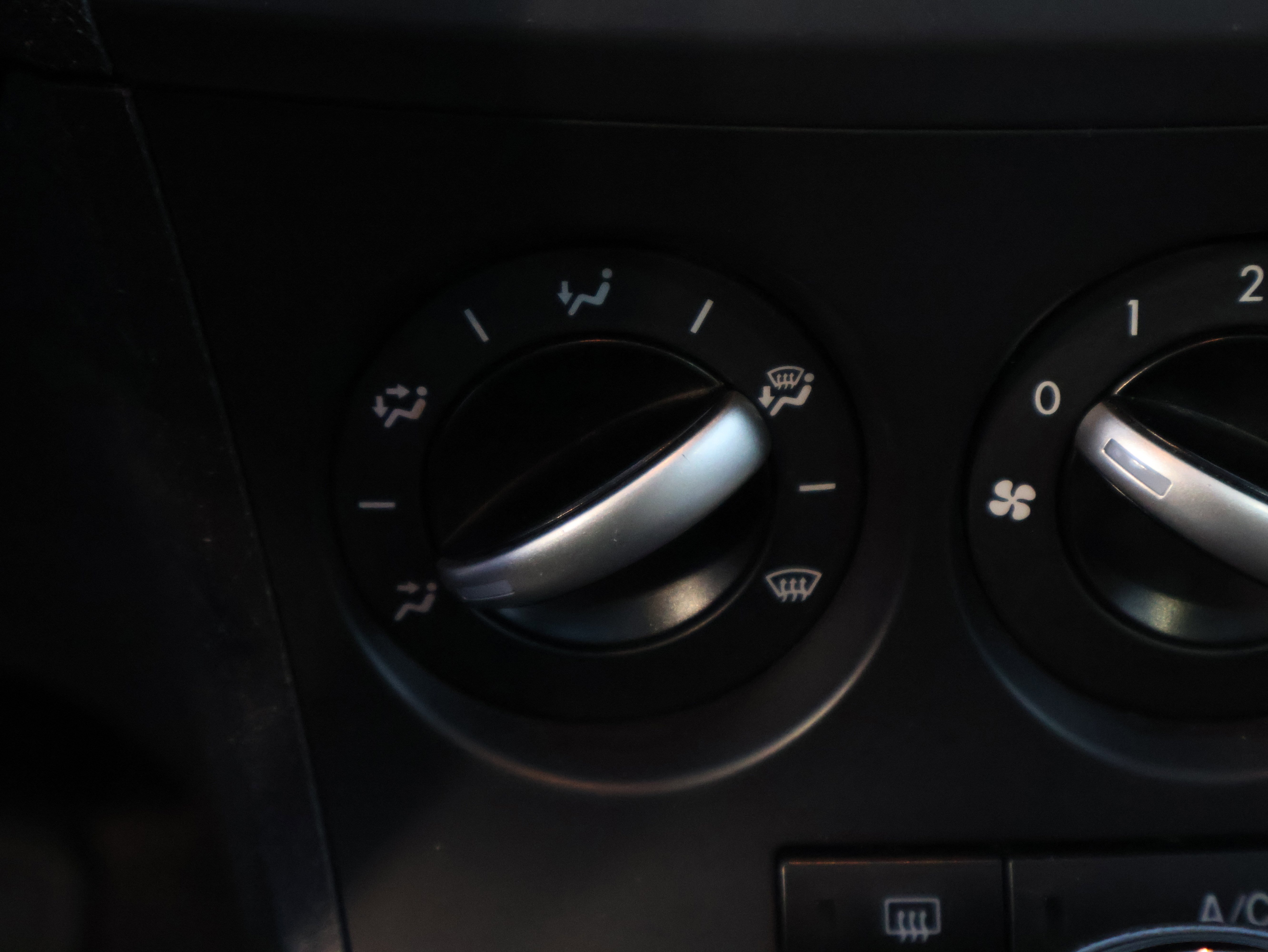 Used 2012 MAZDA MAZDA3 i Grand Touring image 26