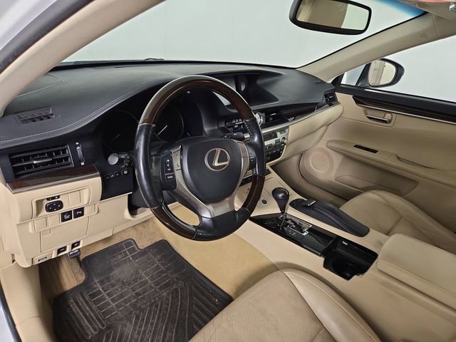 Used 2014 Lexus ES 350 w/ Luxury Package FWD image 15