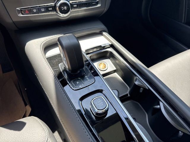 New 2025 Volvo V90 B6 Cross Country Plus w/ Protection Package Premier image 22