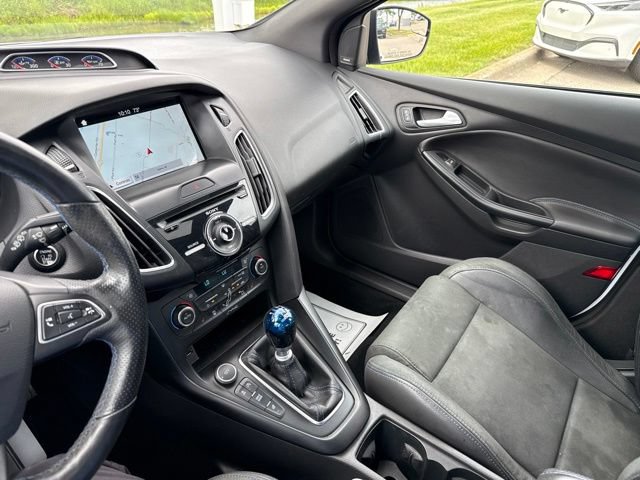 Used 2017 Ford Focus RS AWD/4WD image 19