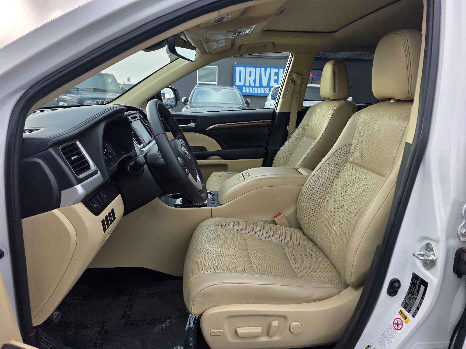Used 2019 Toyota Highlander Limited image 10