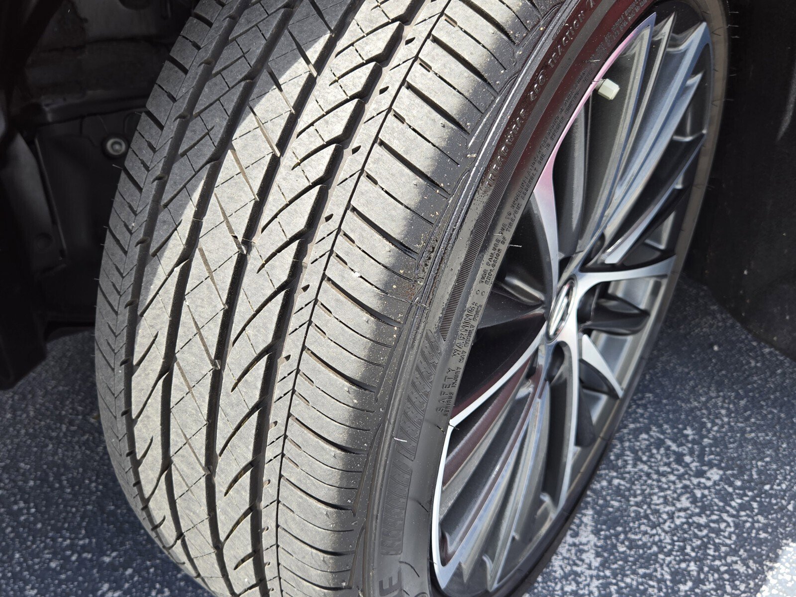 Certified 2025 Lexus ES 300h w/ Premium Package image 17